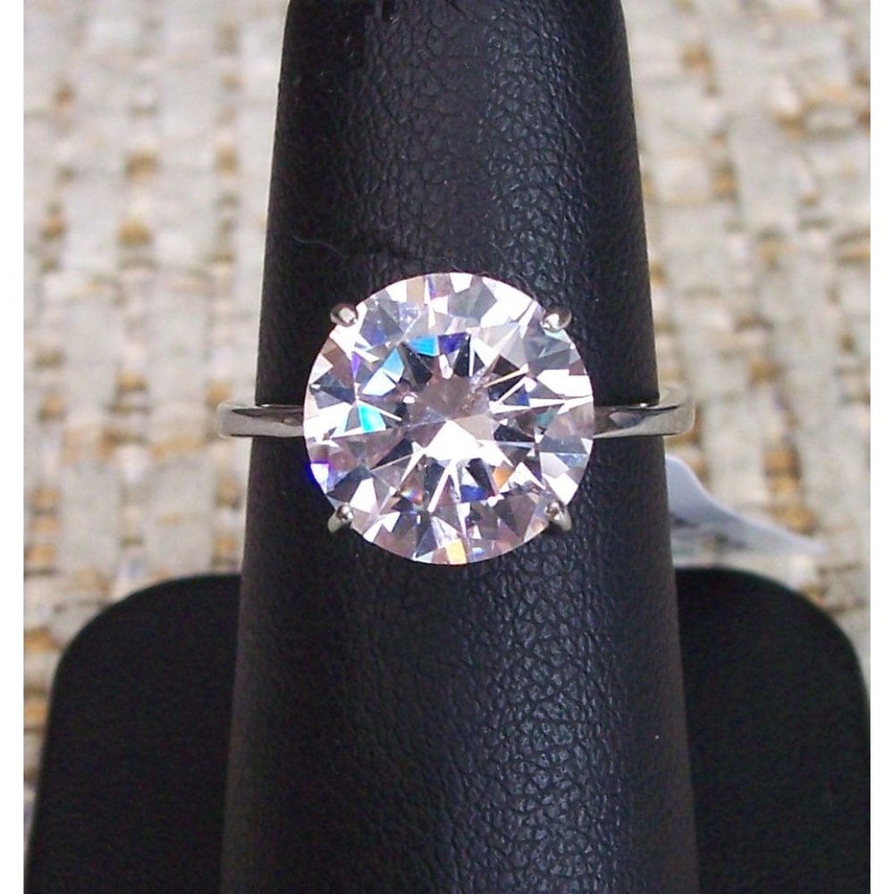 Round Cut Solitaire Ring Cubic Zirconia Stainless Steel Women's - Picture 14 of 16